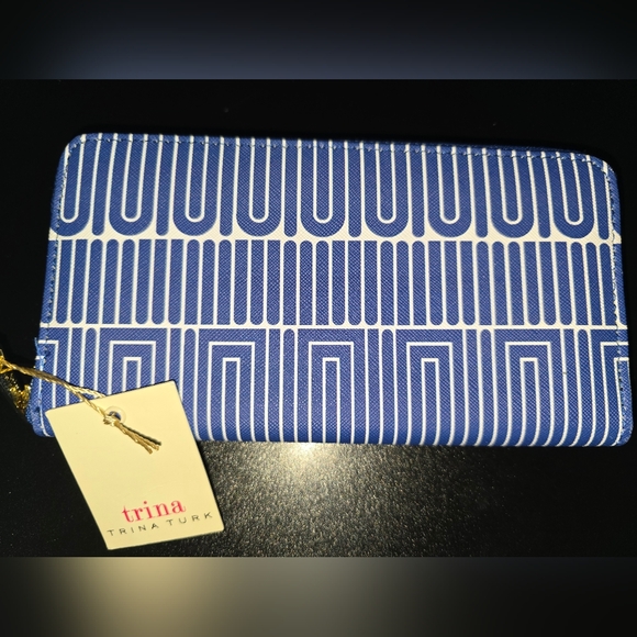 Trina Turk Blue and White Geometric Wallet. NWT - Picture 2 of 5